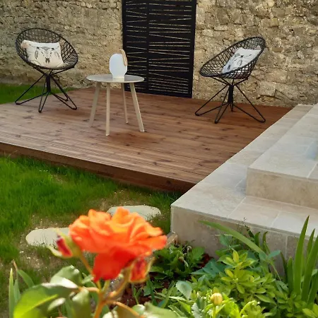 La Cle Du Puy Bed & Breakfast Cabariot