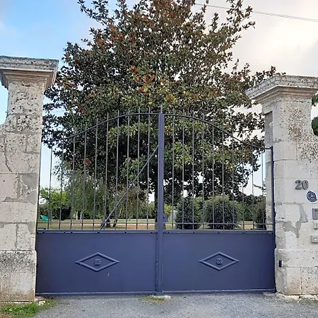 La Cle Du Puy Nocleg ze śniadaniem 3*